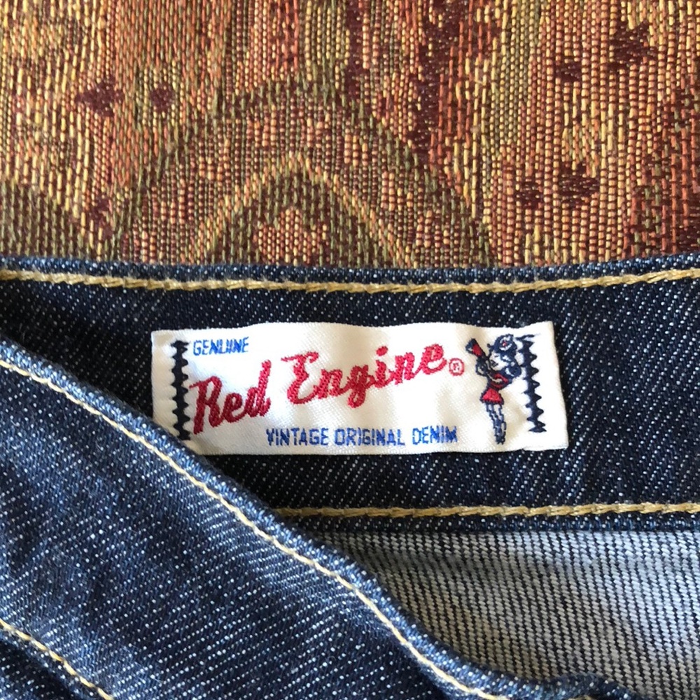 Red engine jean capri